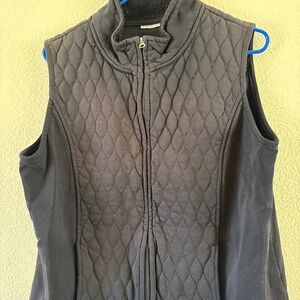 Croft and Barrow black quilted women’s vest in size large